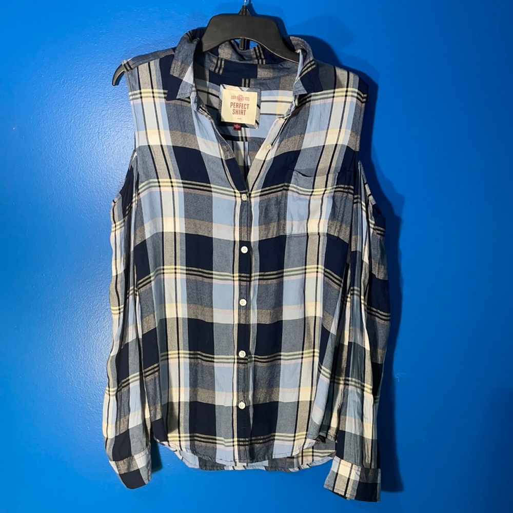 NWOT Women’s Relaxed Button Up w/ Detached Sleeves